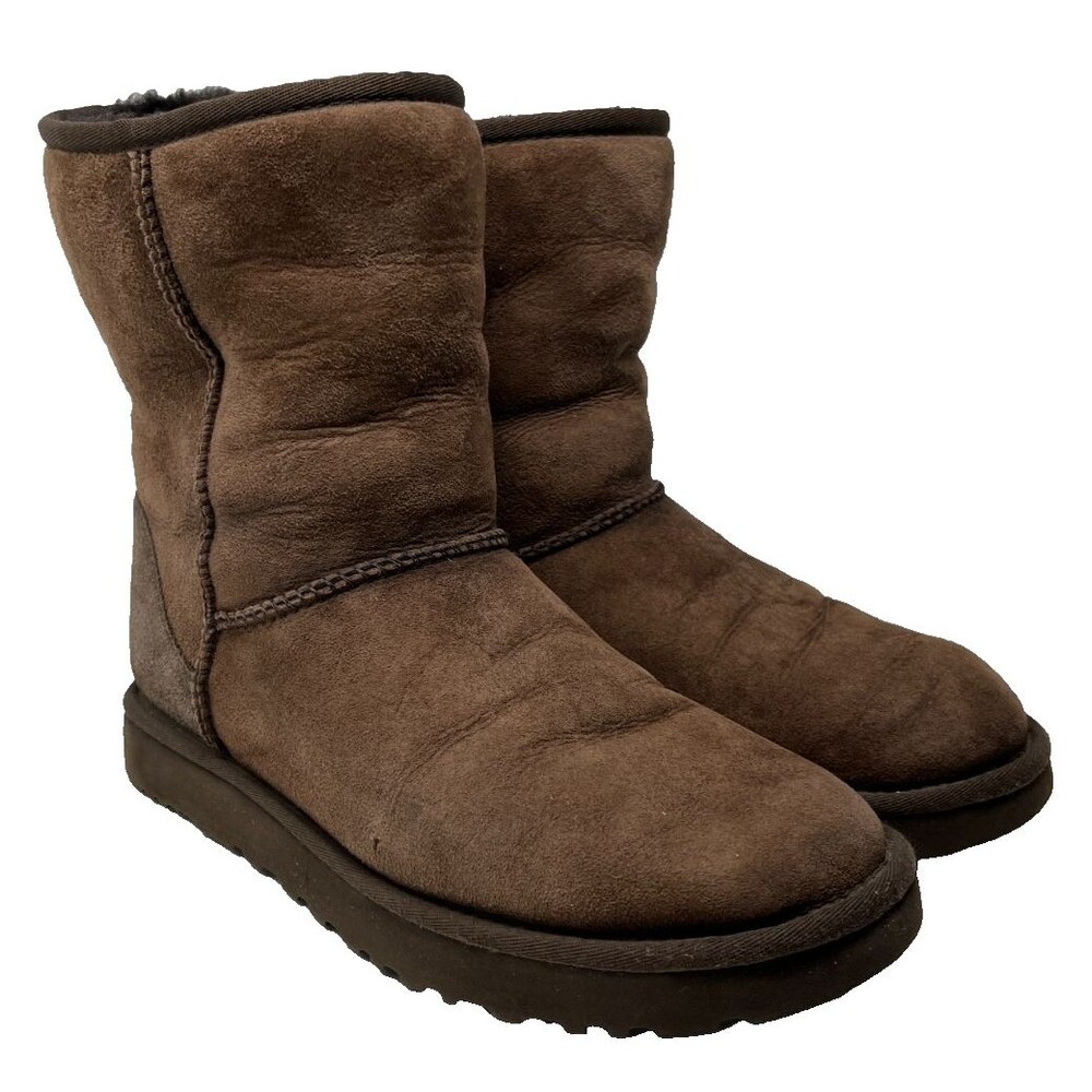 UGG Boots Women's Size 10 Classic Short II Chocolate Brown Sheepskin Winter